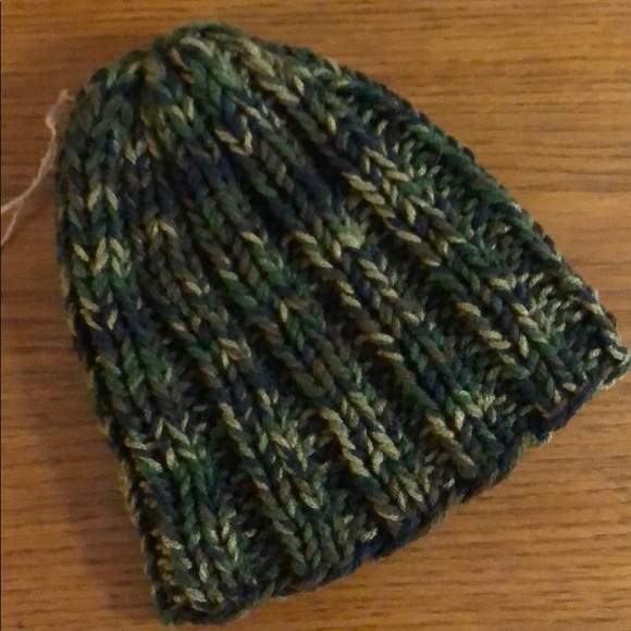 NWT-Camouflage Handcrafted Knitted Hat - Picture 3 of 4